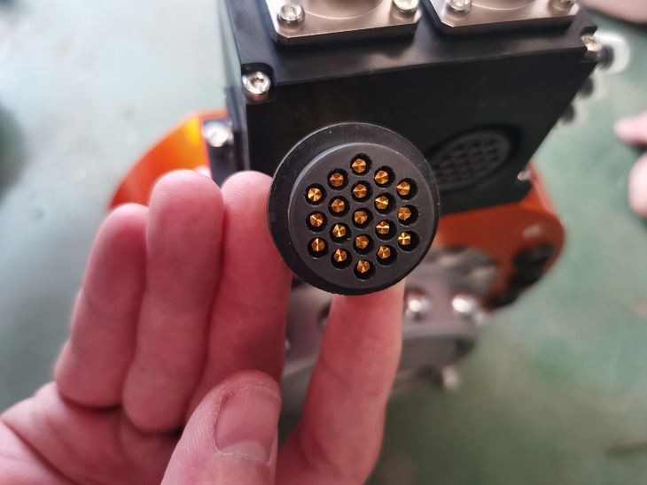 Rješenje za 19-pin muški i ženski konektor